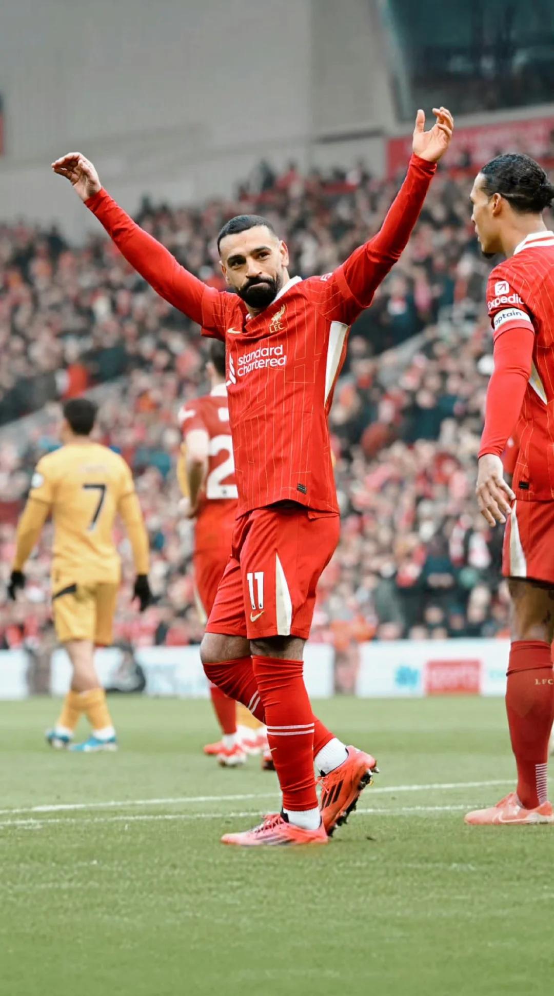 萨拉赫回归赛场，突破纪录首场状态亮眼，塞尔维亚队观众沸腾！