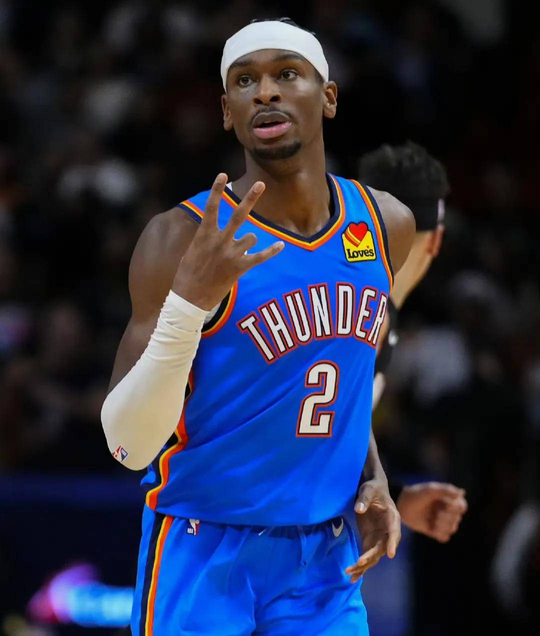 包含Ming官方宣布重返赛场新规，掘金引发争议！的词条